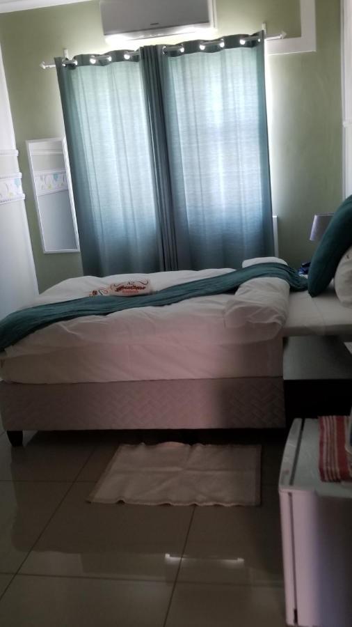 A-Z Boutique Guesthouse Windhoek Ngoại thất bức ảnh