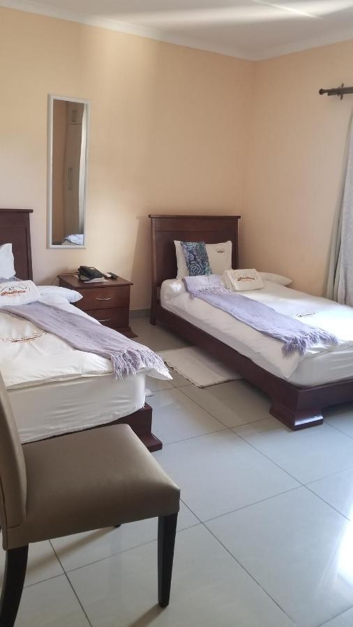 A-Z Boutique Guesthouse Windhoek Ngoại thất bức ảnh
