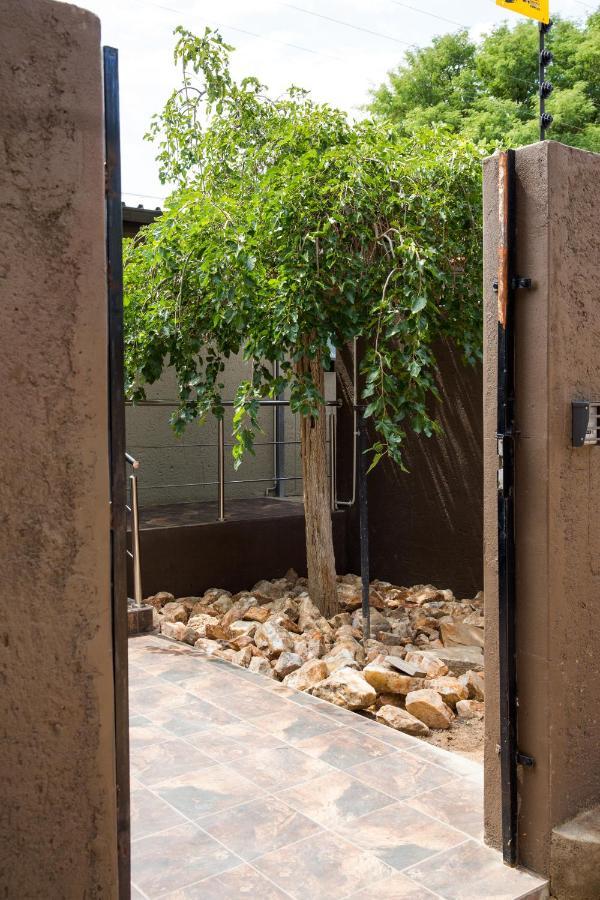 A-Z Boutique Guesthouse Windhoek Ngoại thất bức ảnh