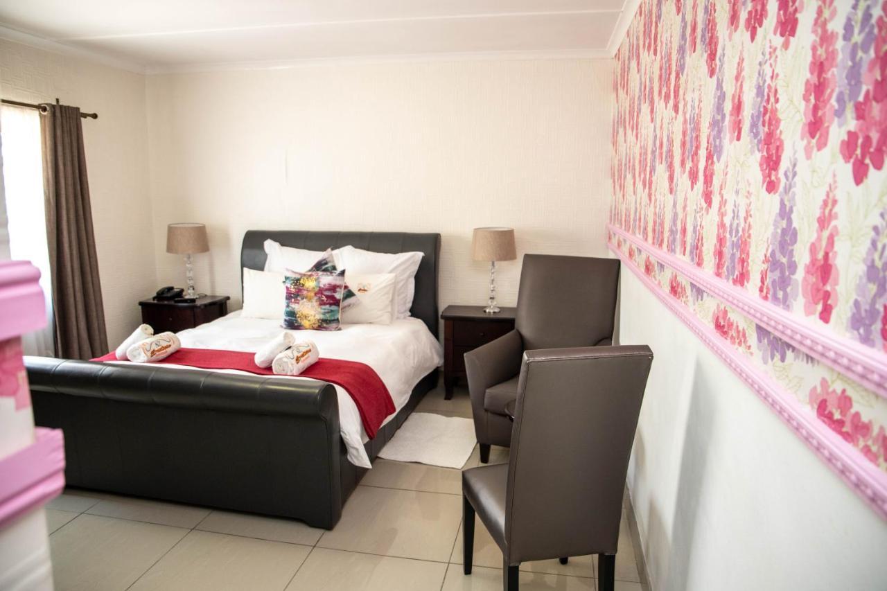 A-Z Boutique Guesthouse Windhoek Ngoại thất bức ảnh