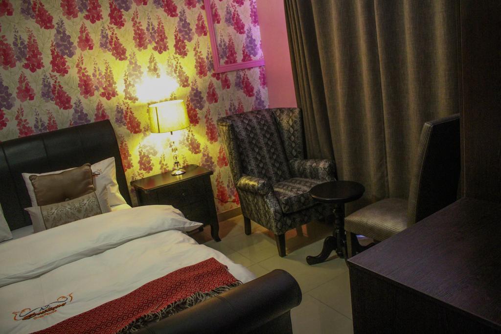 A-Z Boutique Guesthouse Windhoek Ngoại thất bức ảnh