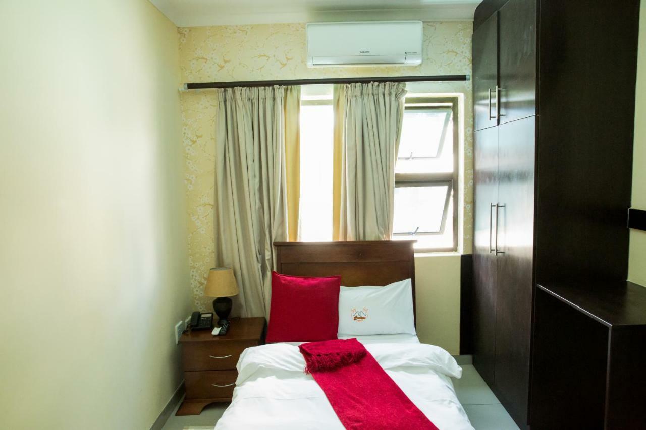 A-Z Boutique Guesthouse Windhoek Ngoại thất bức ảnh