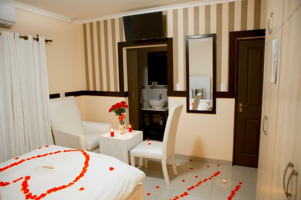 A-Z Boutique Guesthouse Windhoek Ngoại thất bức ảnh