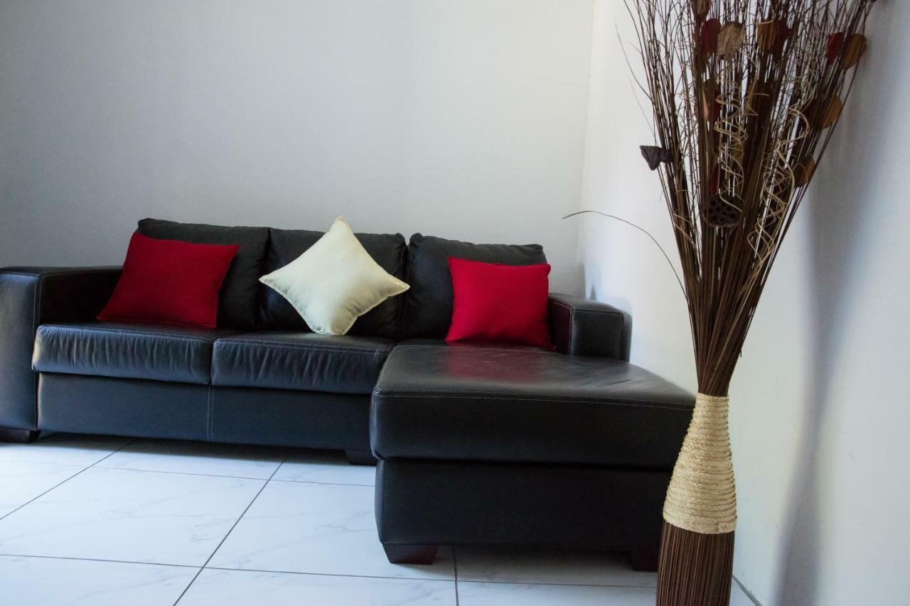 A-Z Boutique Guesthouse Windhoek Ngoại thất bức ảnh