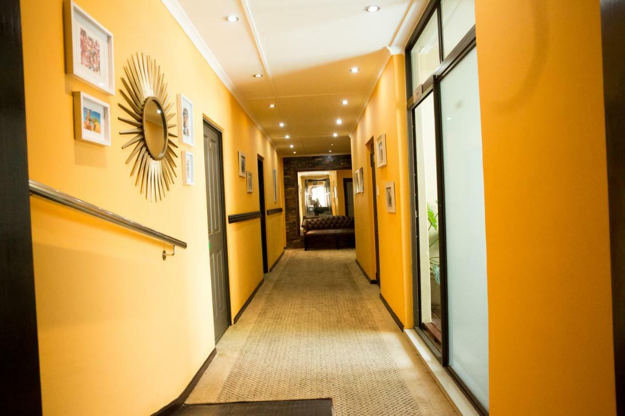 A-Z Boutique Guesthouse Windhoek Ngoại thất bức ảnh