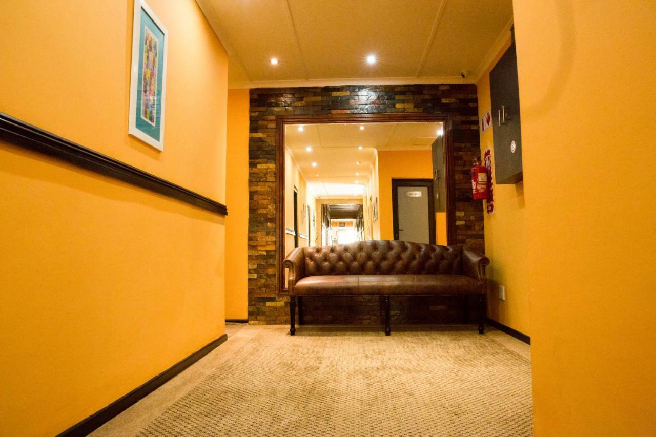 A-Z Boutique Guesthouse Windhoek Ngoại thất bức ảnh