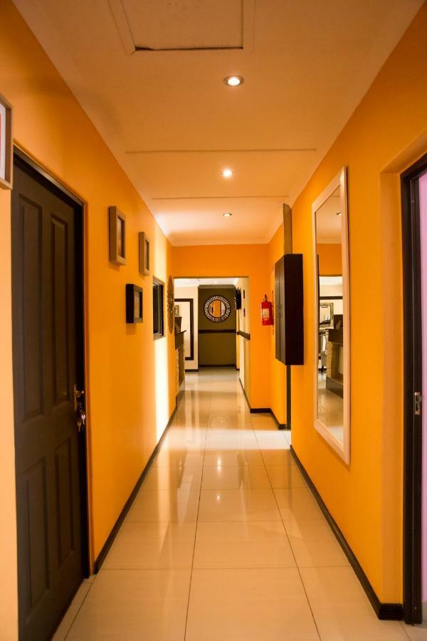 A-Z Boutique Guesthouse Windhoek Ngoại thất bức ảnh